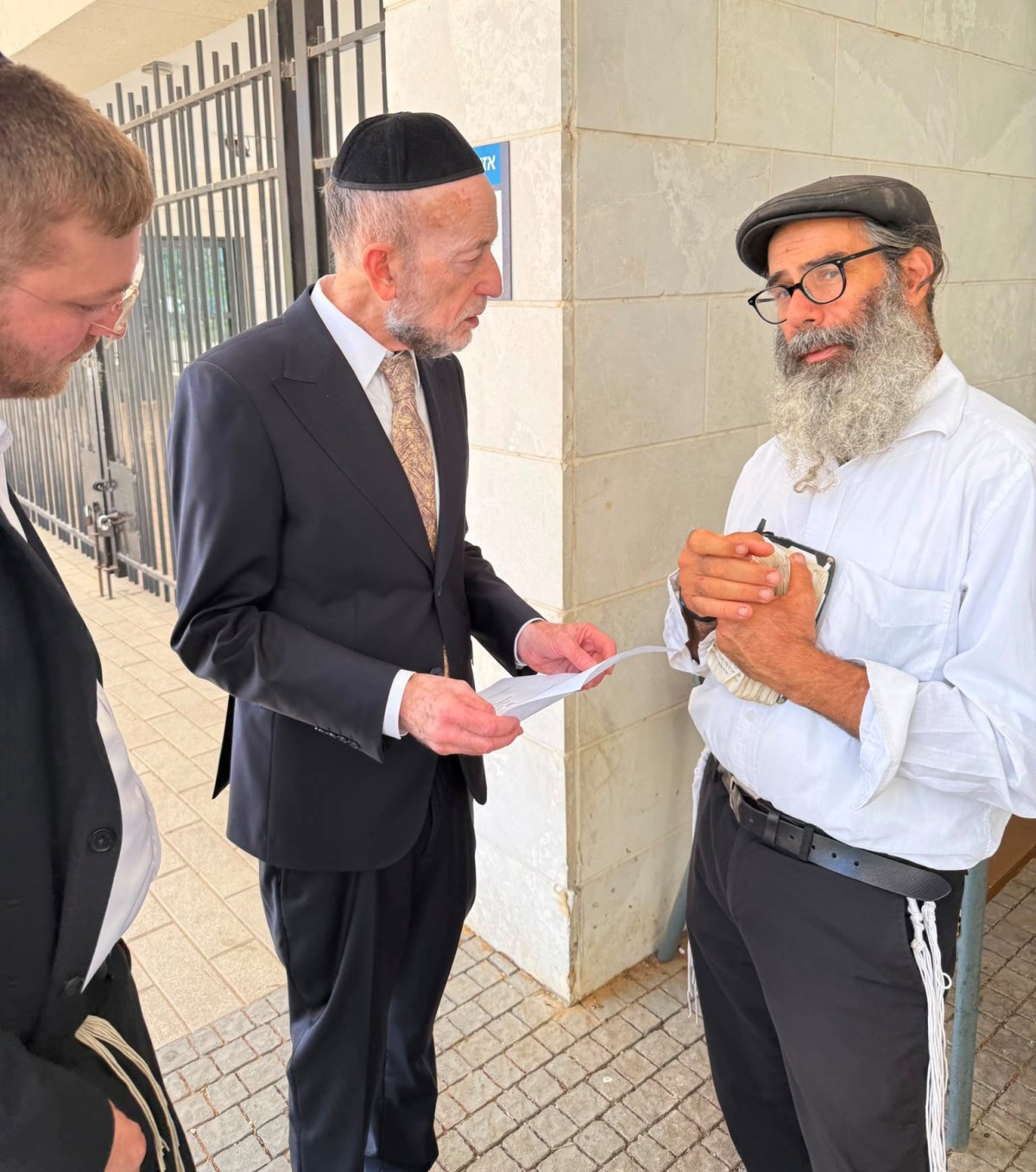באדיבות המצלם