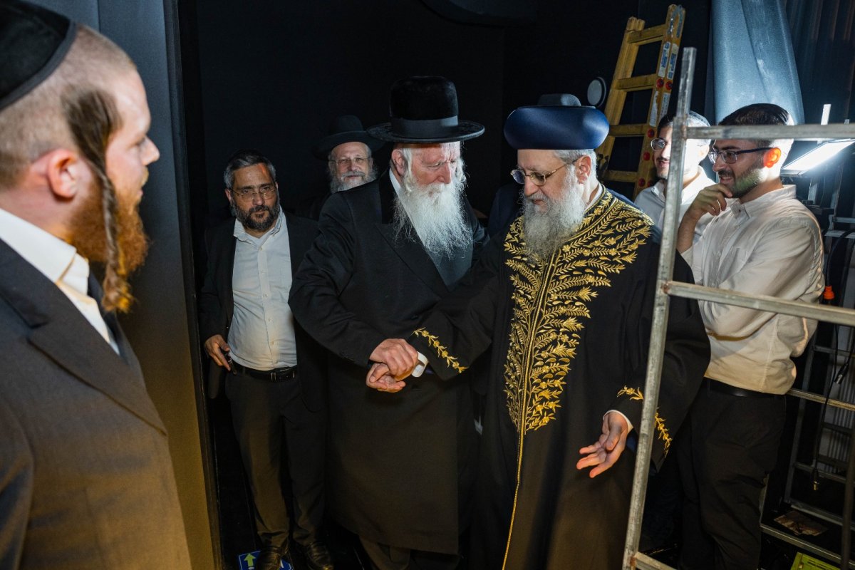 באדיבות המצלם