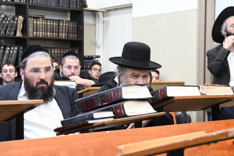 באדיבות המצלם