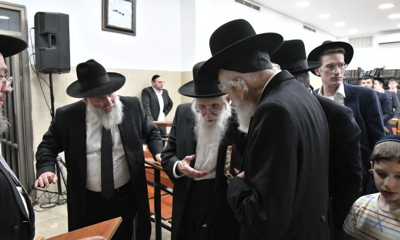 י"א חודש לגרב"ש: גדולי ישראל בעצרת מספד מרכזית לבעל ה'ברכת כהן'