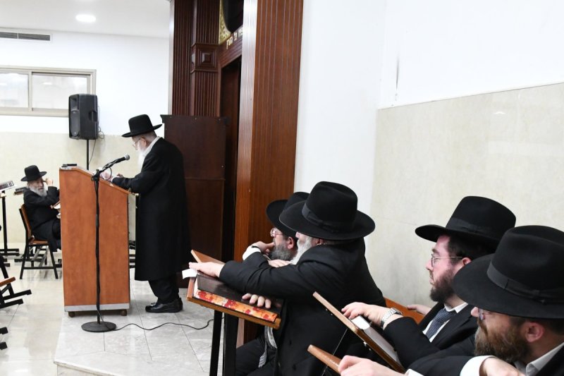 באדיבות המצלם