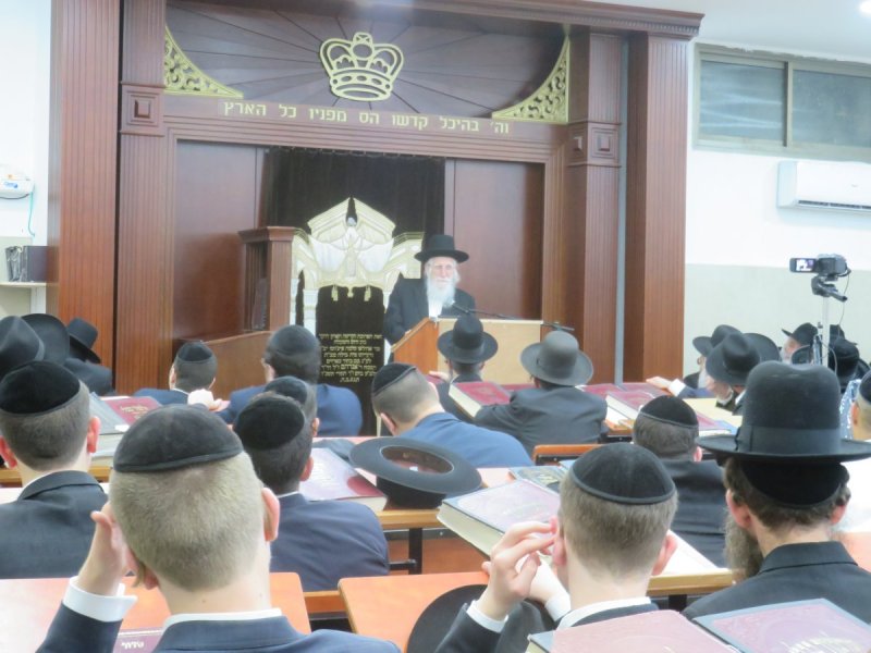 באדיבות המצלם