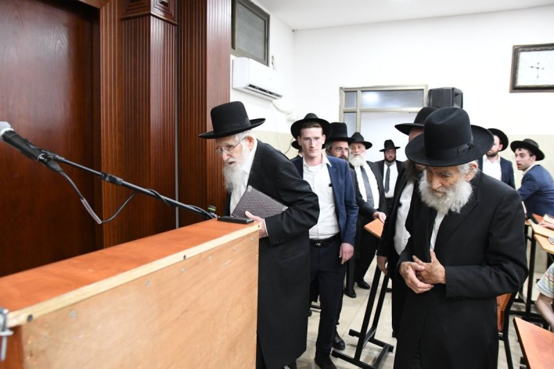 באדיבות המצלם