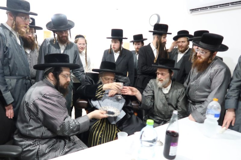 באדיבות המצלם
