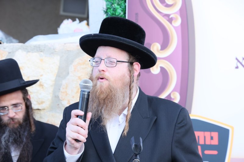 באדיבות המצלם