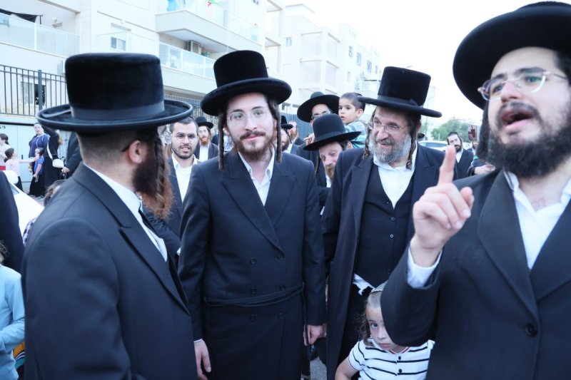 באדיבות המצלם