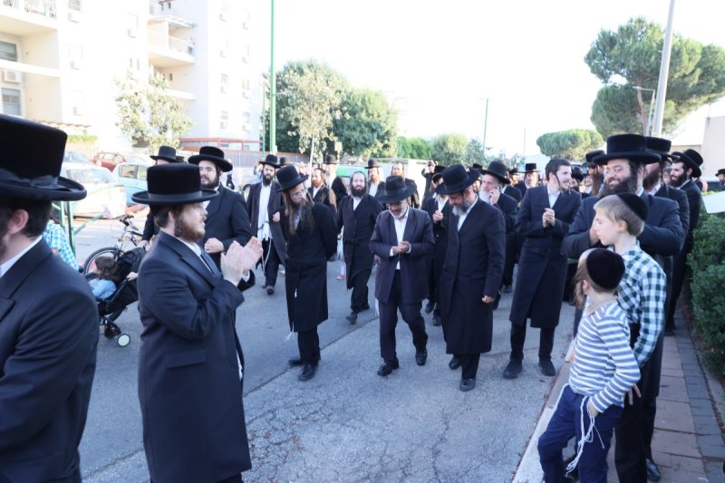 באדיבות המצלם