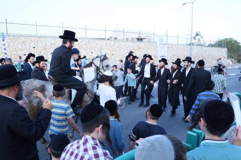 באדיבות המצלם