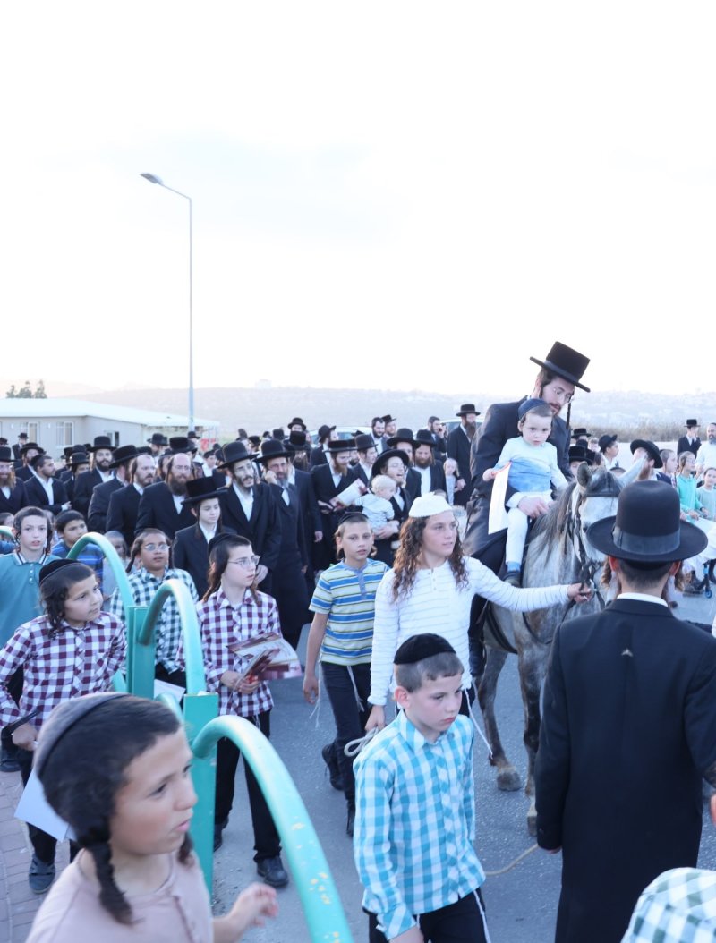 באדיבות המצלם