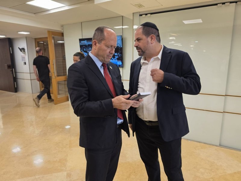 באדיבות המצלם