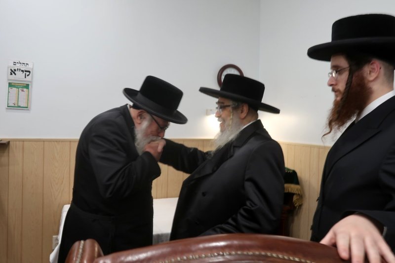 באדיבות המצלם