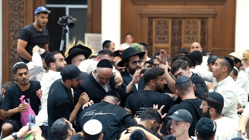באדיבות המצלם