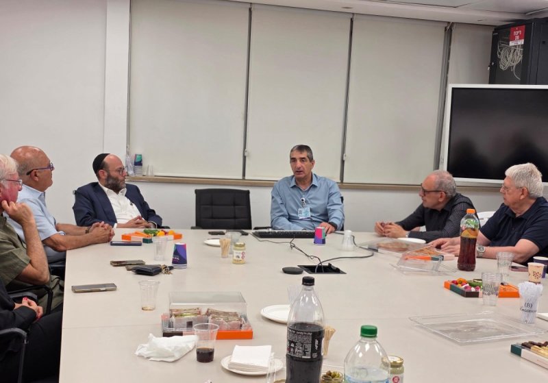 באדיבות המצלם