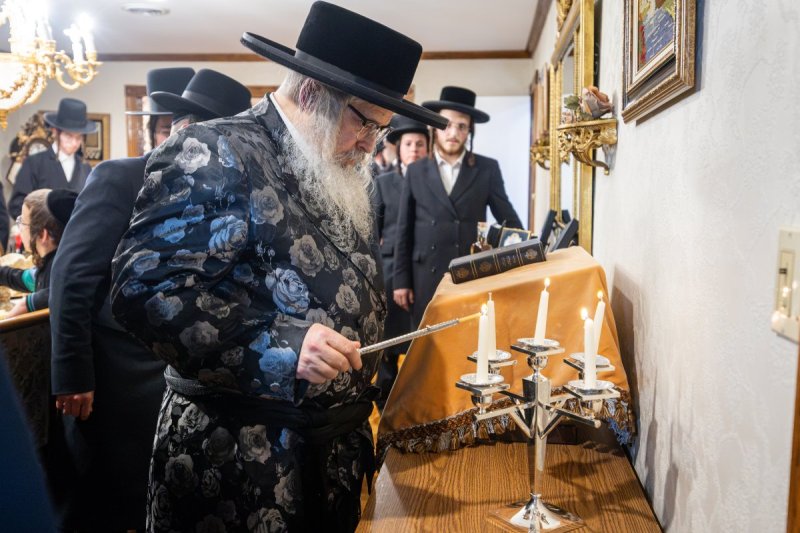 באדיבות המצלם