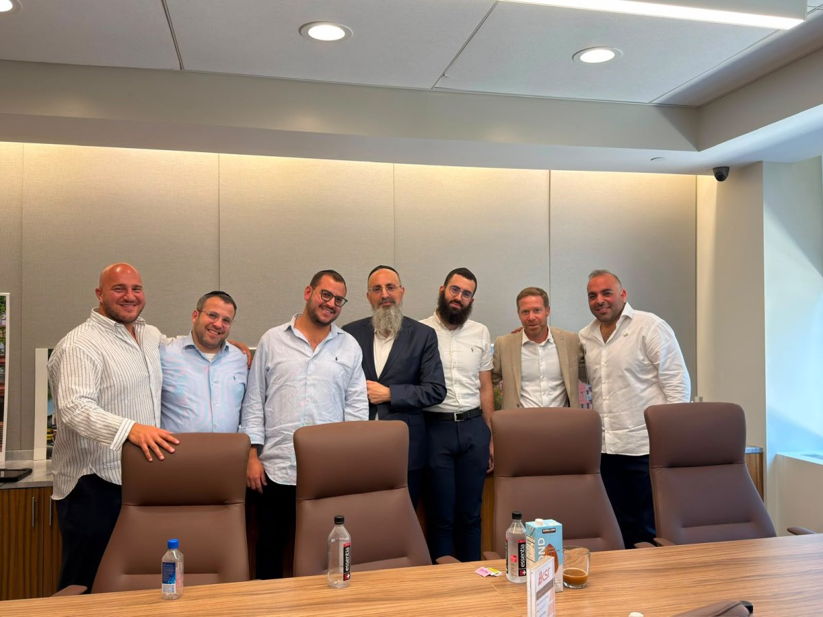 באדיבות המצלם