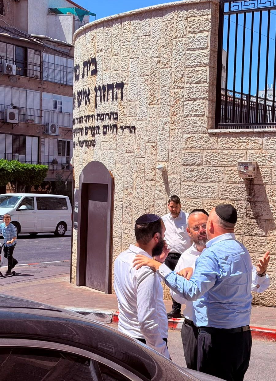 באדיבות המצלם
