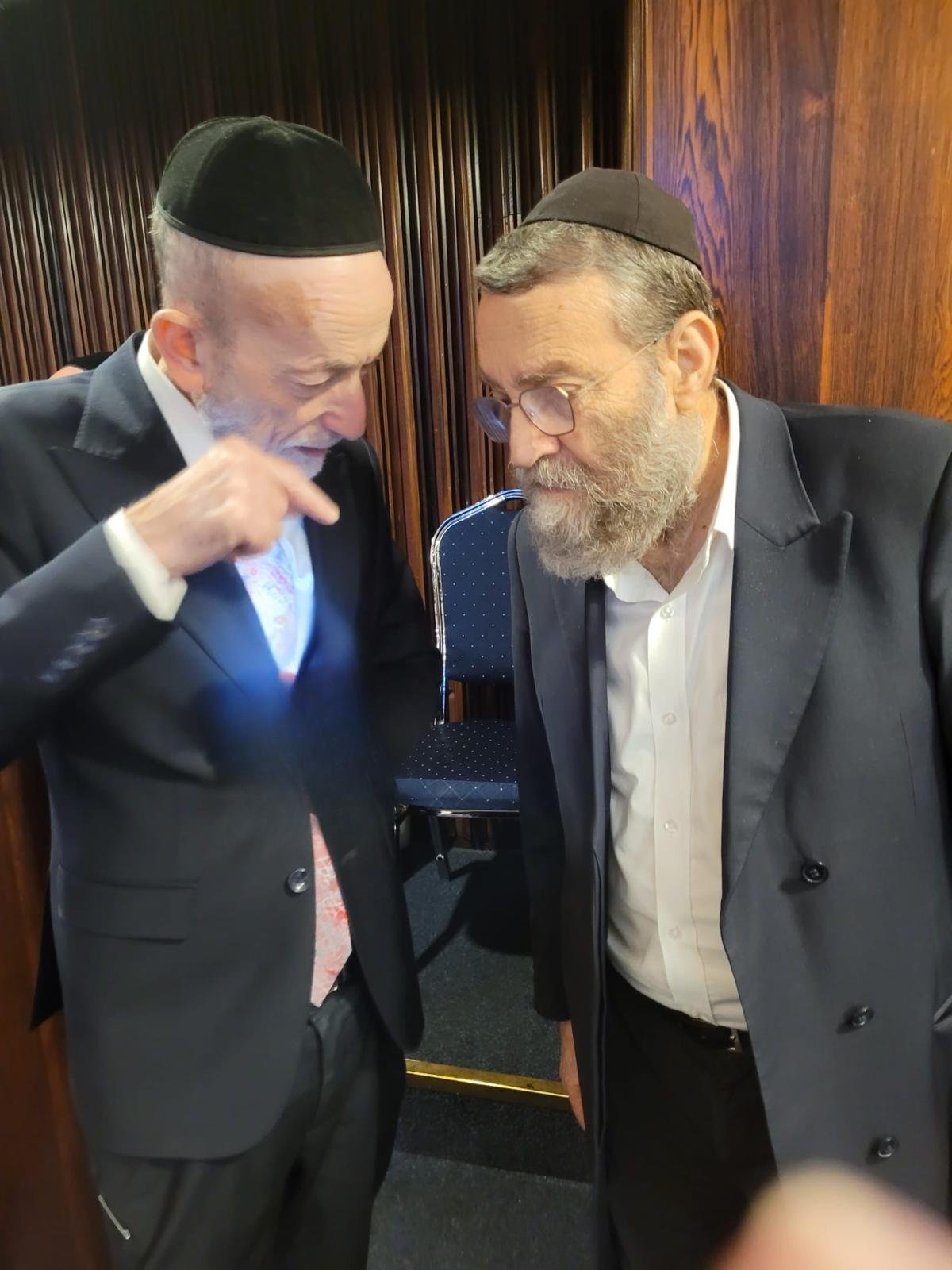 באדיבות המצלם