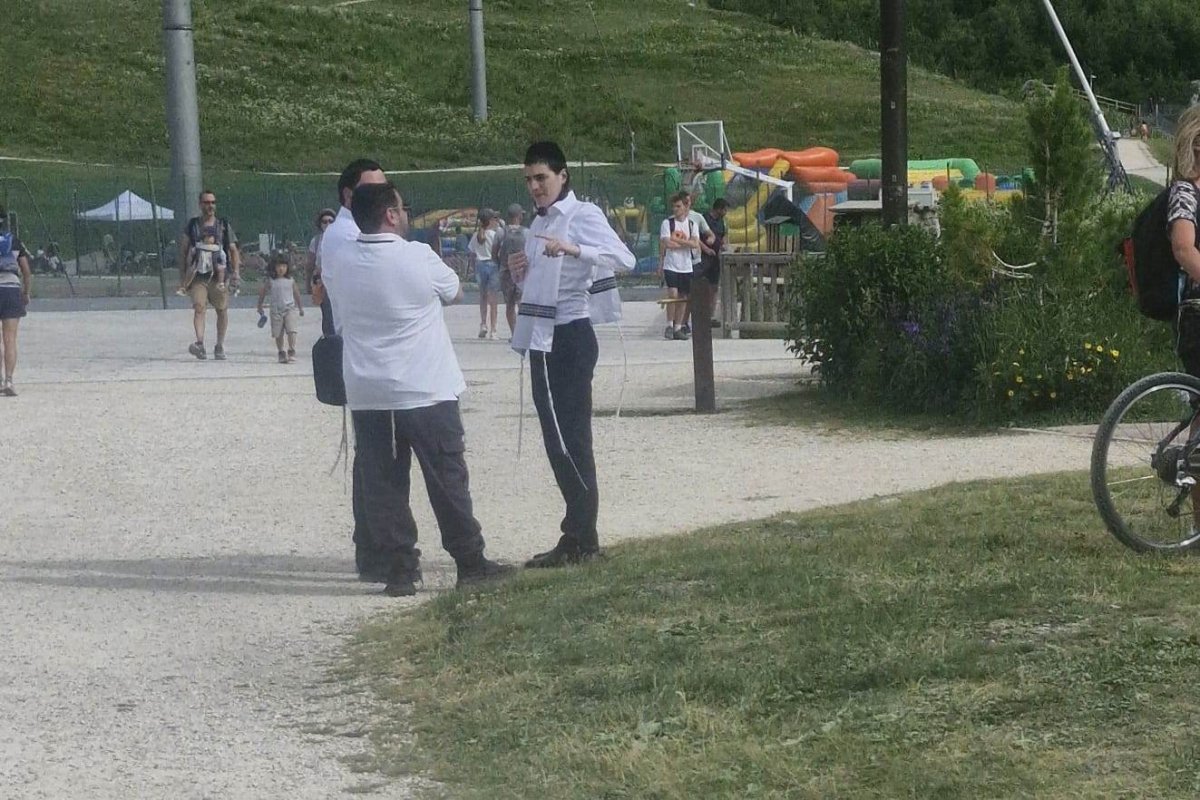 באדיבות המצלם