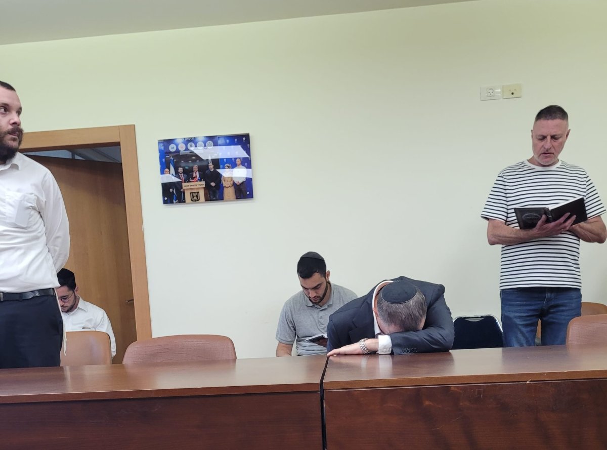 באדיבות המצלם