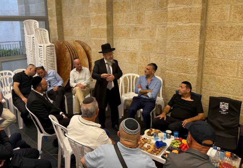 באדיבות המצלם