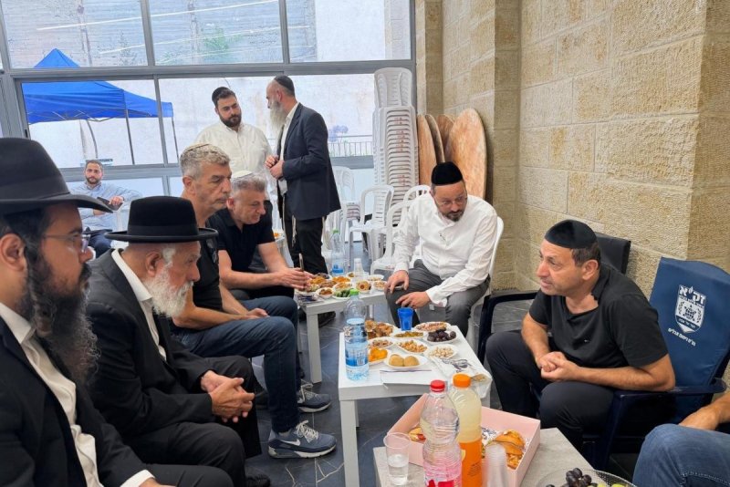 באדיבות המצלם