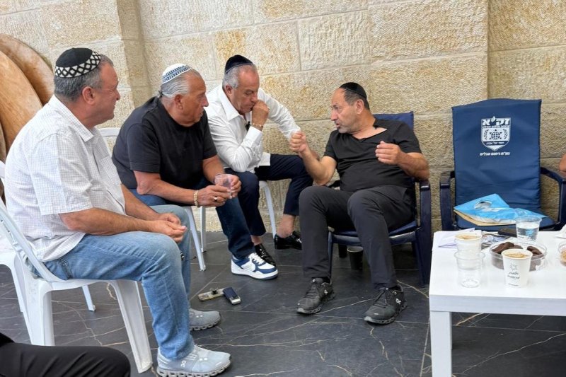 באדיבות המצלם
