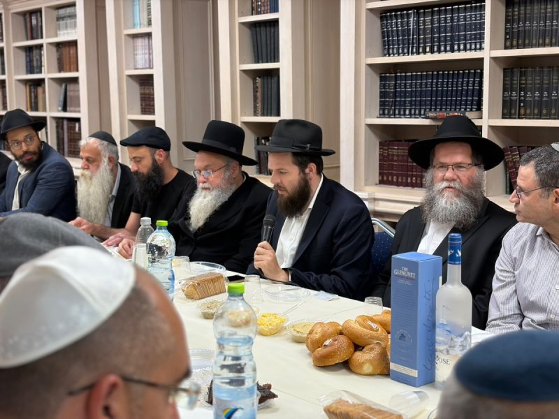 באדיבות המצלם