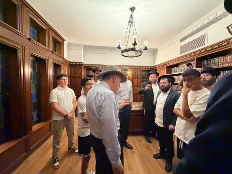 באדיבות המצלם