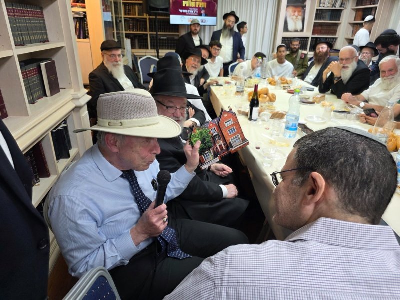 באדיבות המצלם