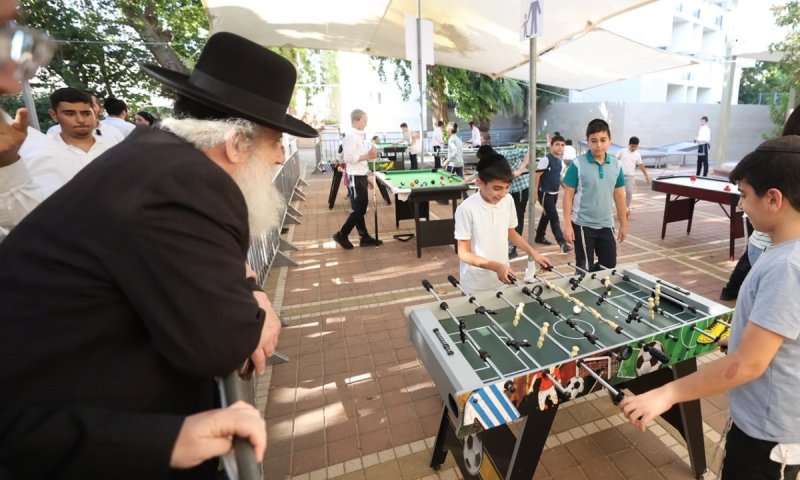 לראשונה בבני ברק הוקם פארק אטרקציות 'חיות בקוביות' במתחם ענק וממוזג לבין הזמנים