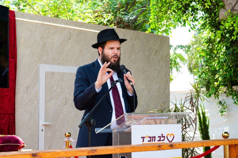 באדיבות המצלם