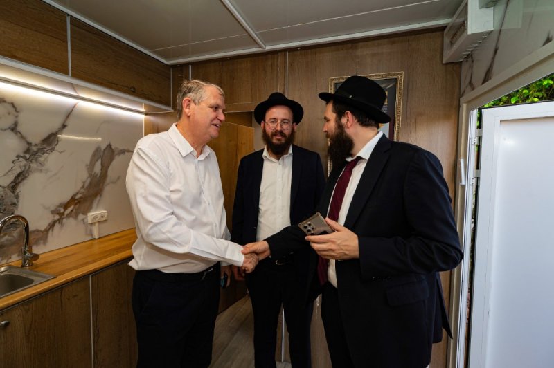 באדיבות המצלם
