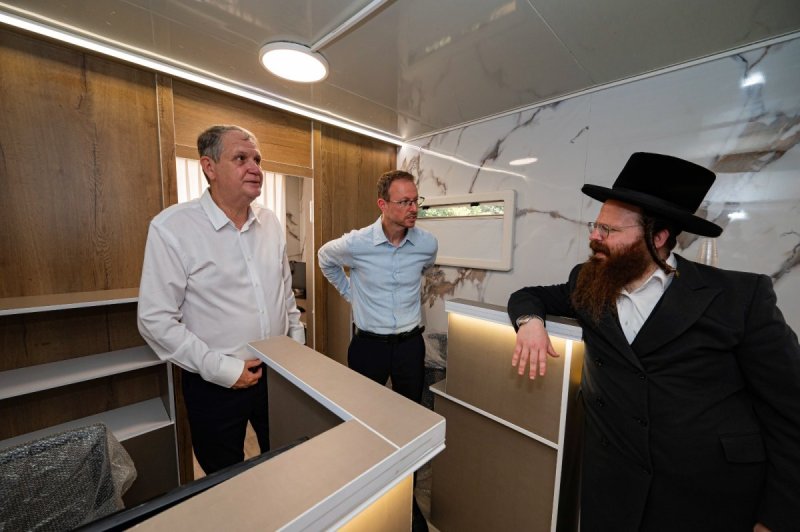 באדיבות המצלם