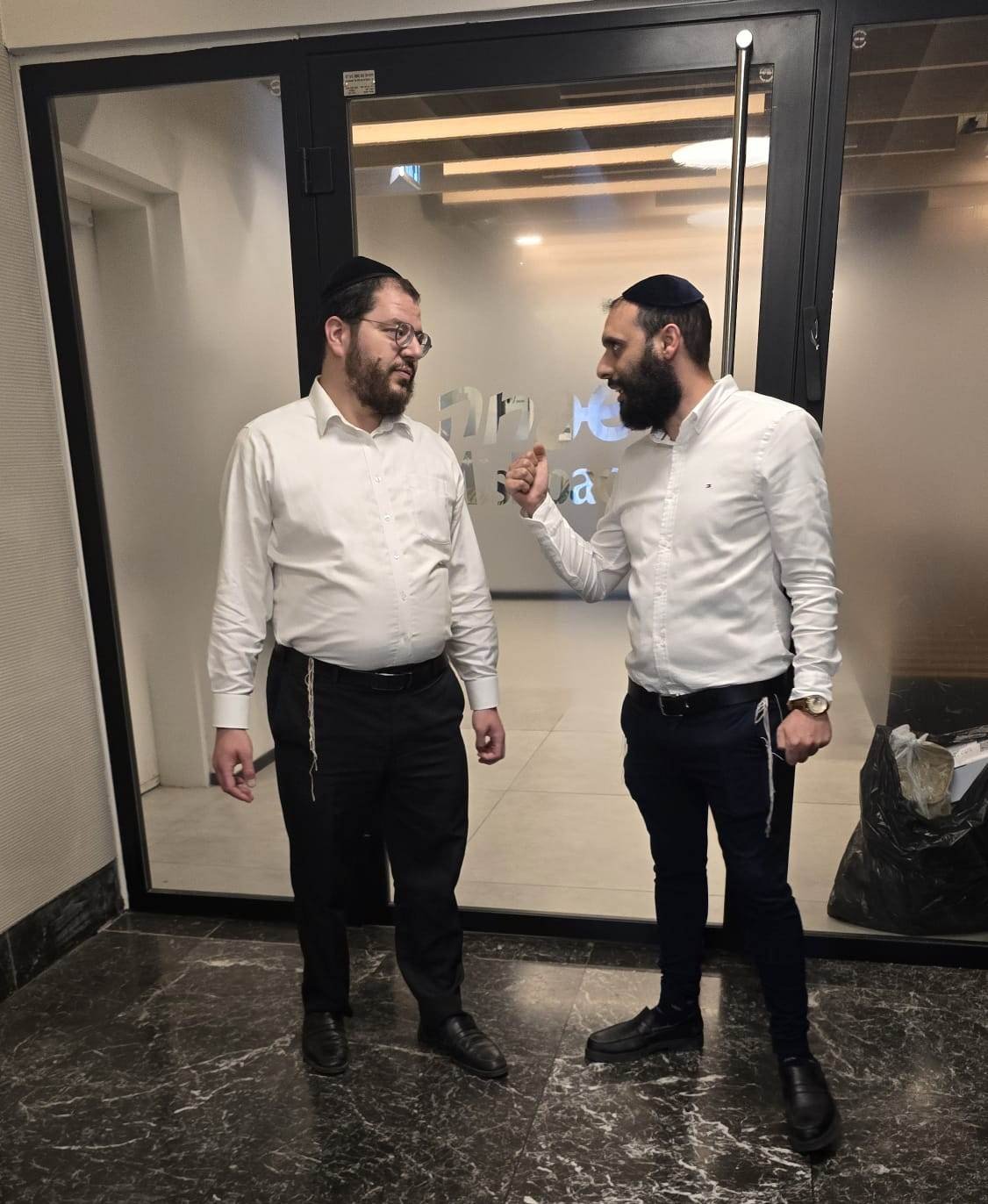 באדיבות המצלם