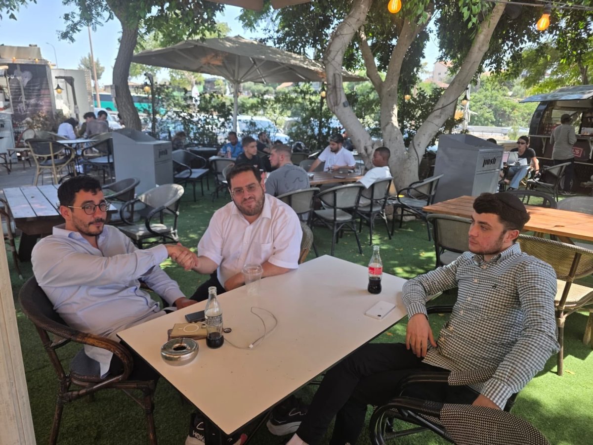 באדיבות המצלם