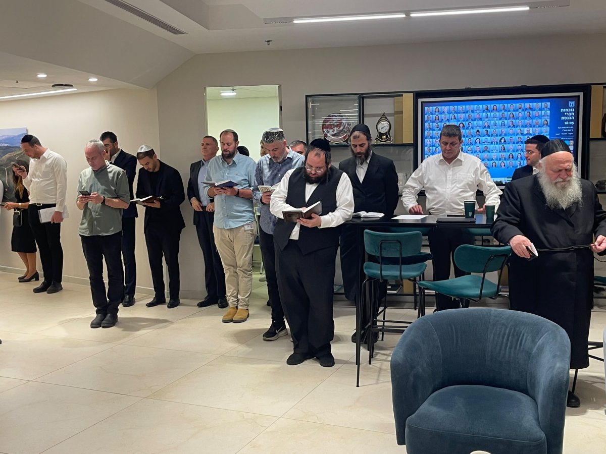 באדיבות המצלם