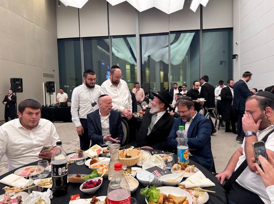 באדיבות המצלם
