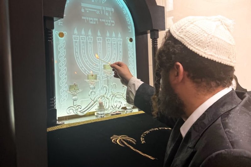 באדיבות המצלם
