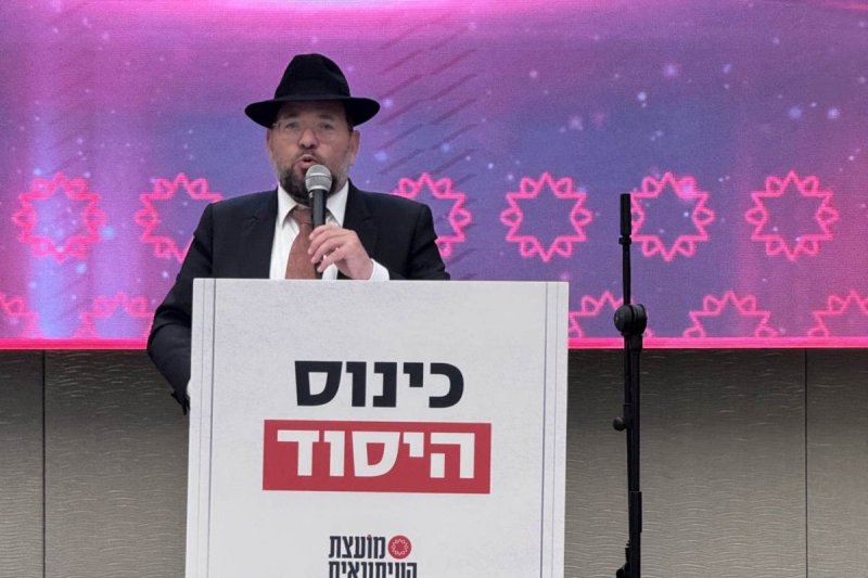 אשר רוט