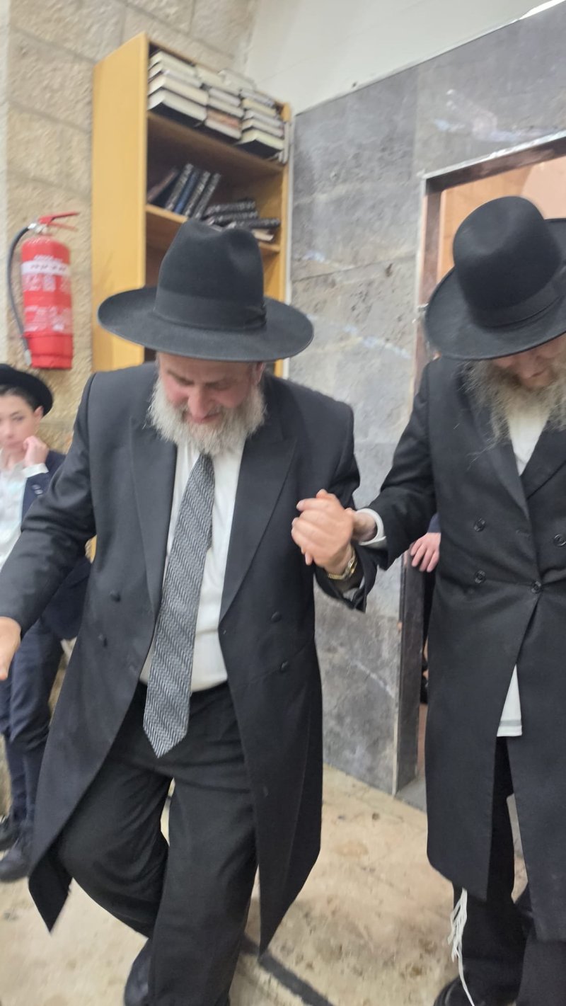 באדיבות המצלם