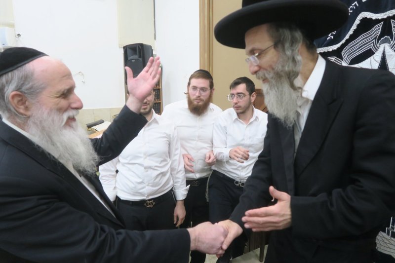 באדיבות המצלם