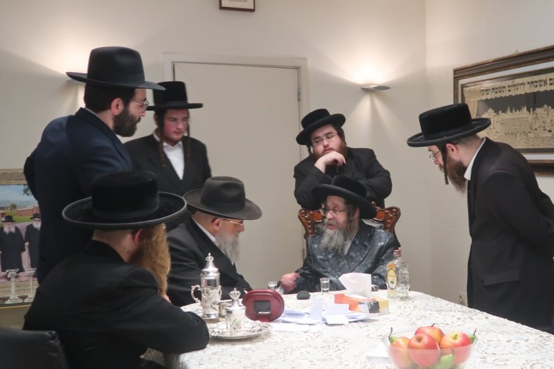 משה קאהן ומ.א. נוימן