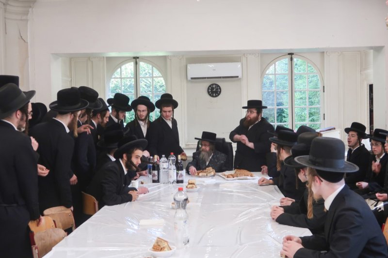 משה קאהן ומ.א. נוימן