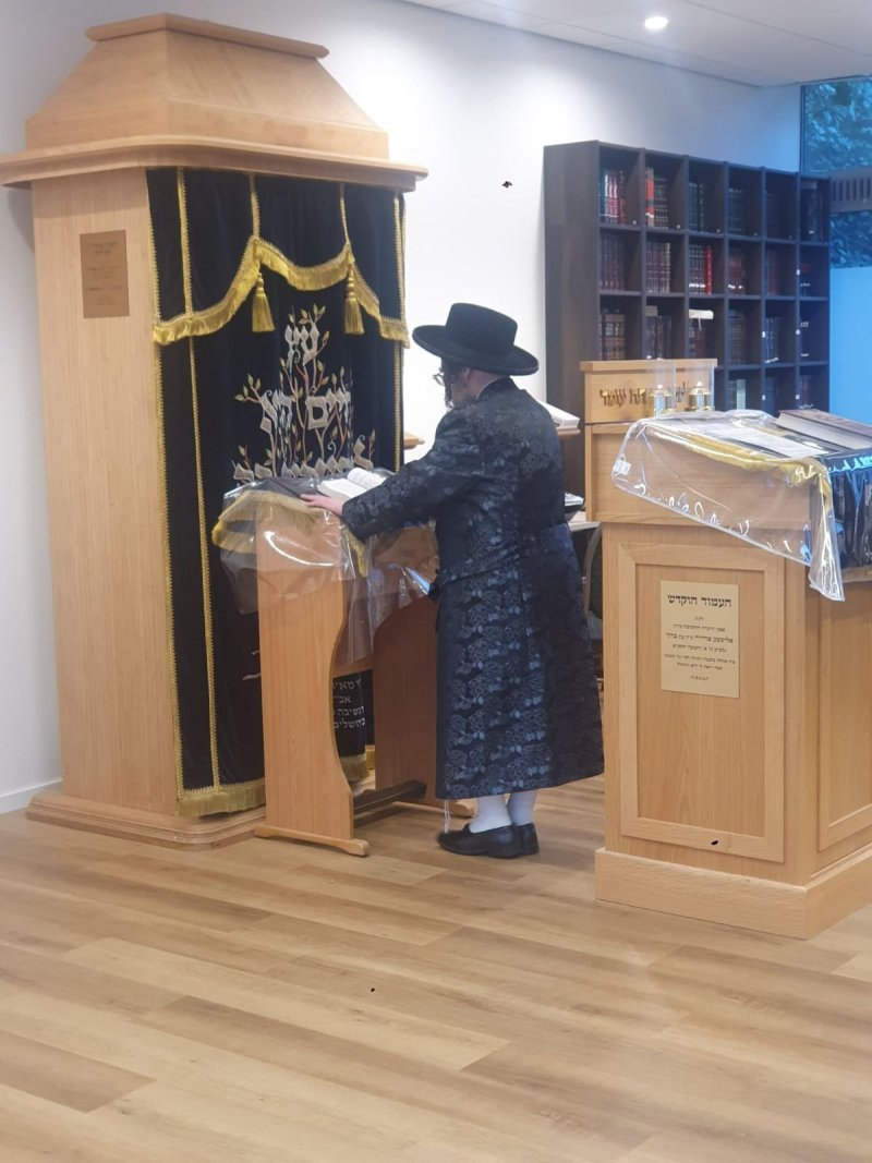 משה קאהן ומ.א. נוימן