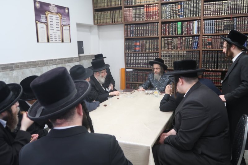 משה קאהן ומ.א. נוימן