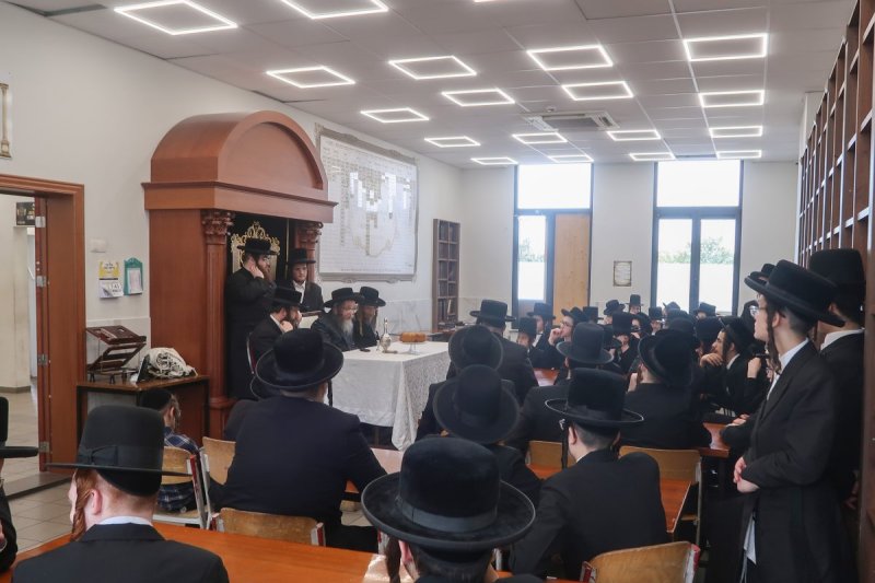 משה קאהן ומ.א. נוימן