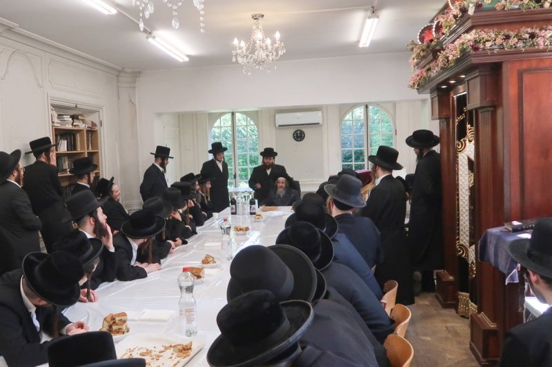 משה קאהן ומ.א. נוימן