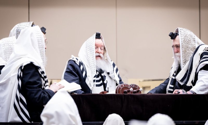 האדמו"ר מבאבוב ביטל את מכירת העליות בשבת בבית המדרש