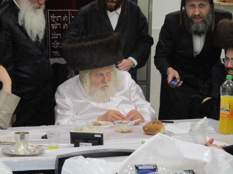 באדיבות המצלם