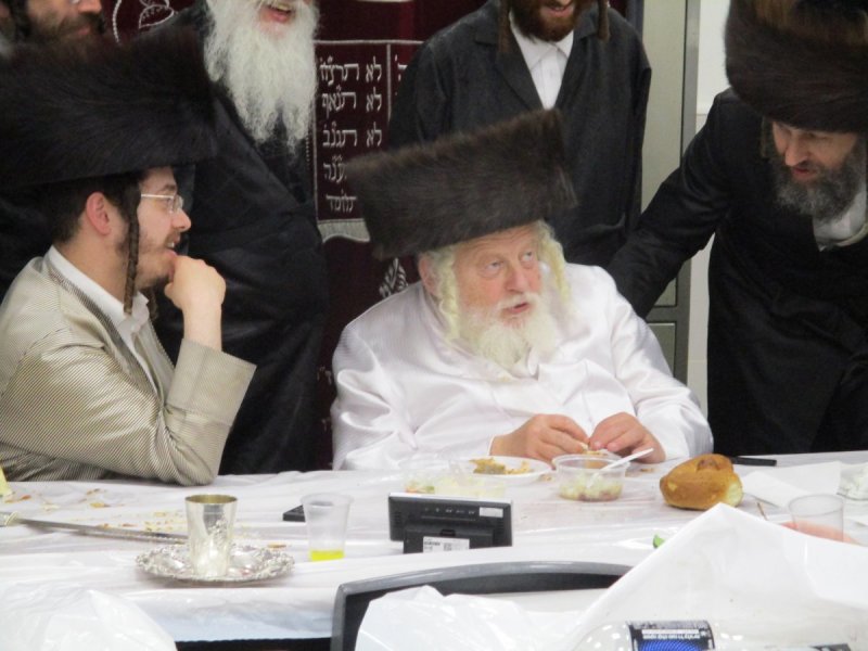 באדיבות המצלם